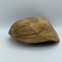 Lade das Bild in den Galerie-Viewer, Wooden Bird Sculpture