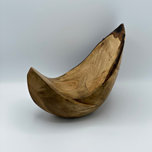 Lade das Bild in den Galerie-Viewer, Wooden Bird Sculpture