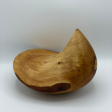 Charger l'image dans la galerie, Wooden Bird Sculpture