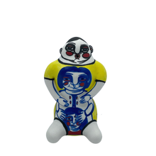 Lade das Bild in den Galerie-Viewer, Porcelain "Look at Me" Sculpture - Janina Myronova - Handmade - Blue, Red, Yellow