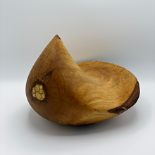 Lade das Bild in den Galerie-Viewer, Wooden Bird Sculpture
