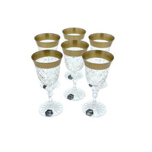 Lade das Bild in den Galerie-Viewer, 6 Crystal Wine Glasses (with Golden Rim)
